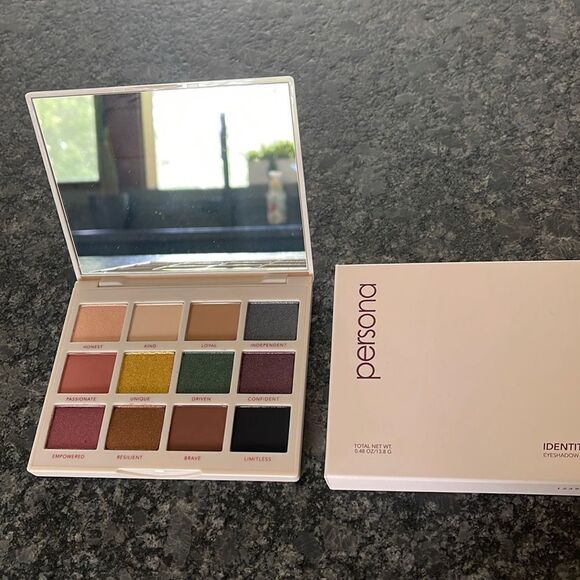Persona Cosmetics Identity Two Eyeshadow Palette 🌈 like a rainbow of shades 🌈 - Picture 8 of 9